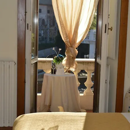 Balcony Colosseum View Roma Exterior foto