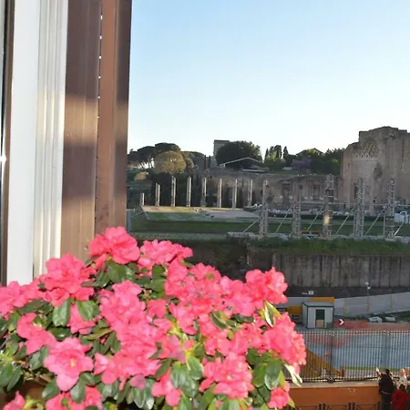 Balcony Colosseum View Roma Exterior foto