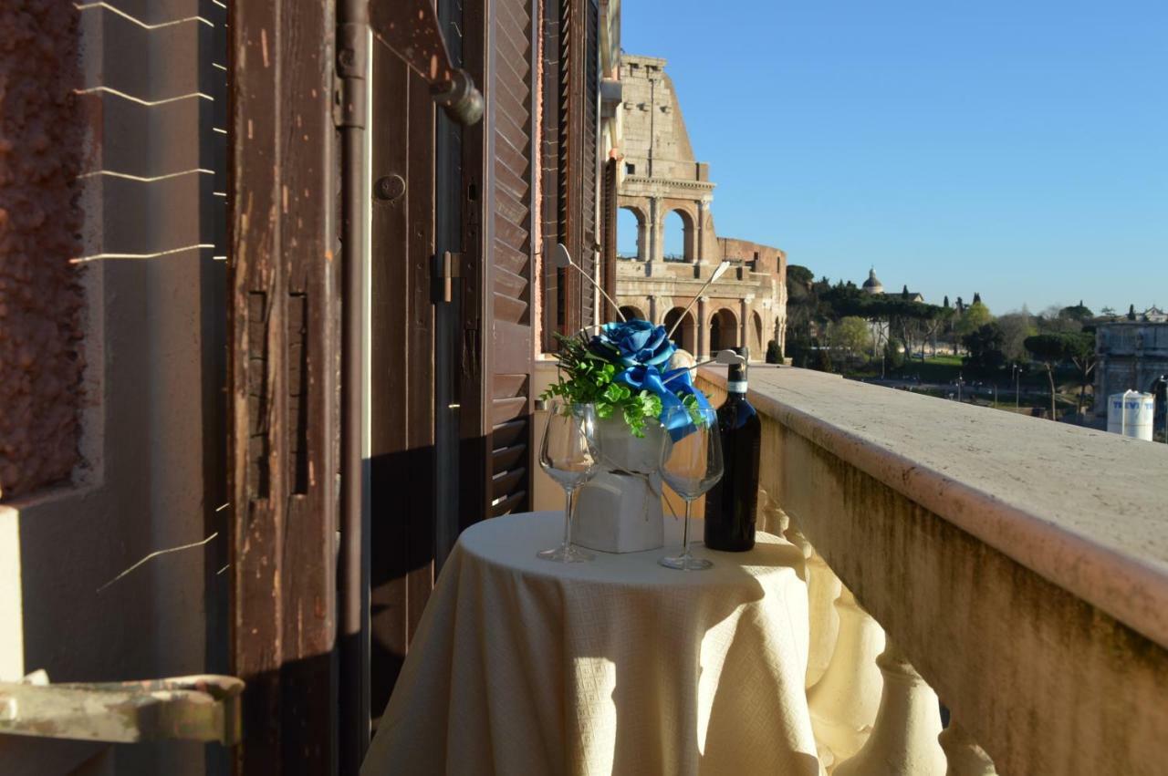 Balcony Colosseum View *